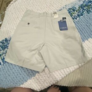 Dockers Gray Flat Front Shorts Casual Style- Men’s waist 32 (NWT)